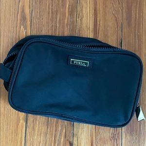 Cosmetic bag